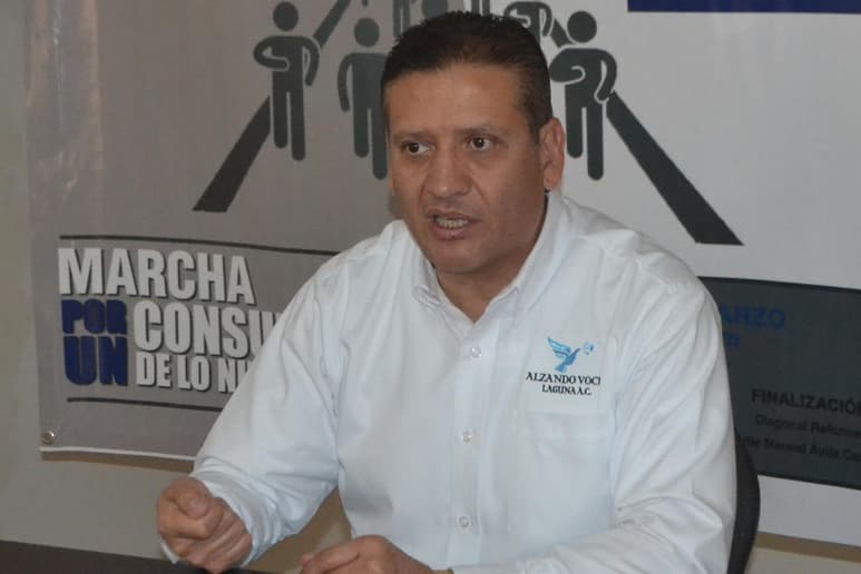 Héctor Emilio Macías Jurado, presidente de Alzando Voces Laguna y de la Fundación Interdisciplinaria por los Derechos Humanos y la Libertad Sindical en América, señaló que ejecutan el programa “Centinela del Voto. Por una Democracia Participativa”.
(ARCHIVO)