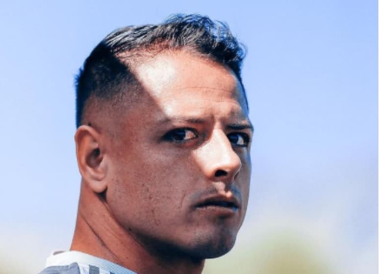 El delantero del LA Galaxy, Javier Hernández fue captado junto a la 'influencer' estadounidense, Caitlyn Chase, dueña de una marca de productos de belleza. (ESPECIAL)