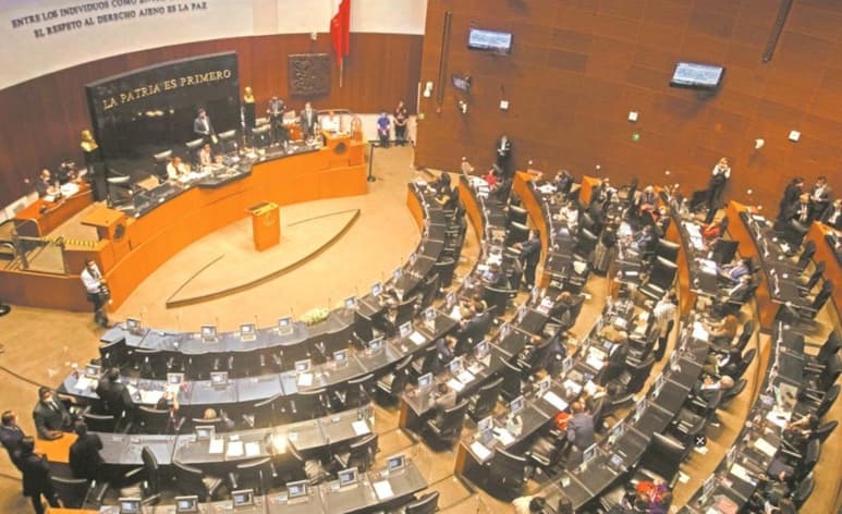 Este jueves, la Cámara Alta inició la discusión para la aprobación o rechazo del dictamen a la reforma a la Ley de Hidrocarburos en materia de permisos para realizar actividades de la industria de hidrocarburos.
(ARCHIVO)