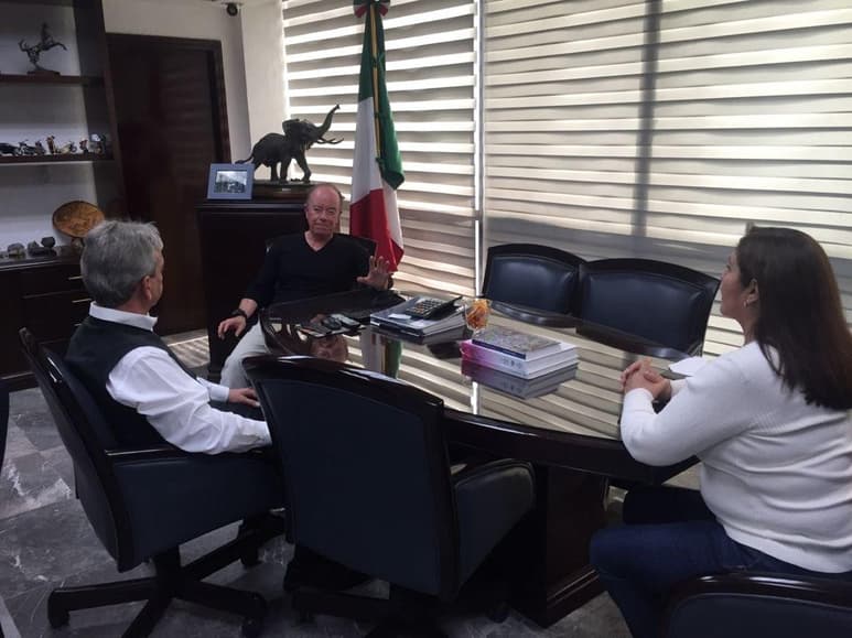 La reunión se celebró en un entorno de repunte y recuperación financiera de AHMSA, de la puesta en libertad del presidente de su Consejo de Administración, Alonso Ancira Elizondo, y de su visita relámpago 24 horas antes, a la ciudad de Monclova.