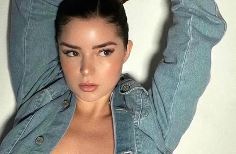 Como parte del Día de la Tierra, la modelo británica se mostró en contacto con la naturaleza a través de una fotografía (@DEMIROSE)