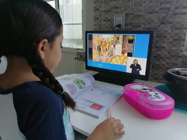 Los docentes han perdido totalmente la comunicación con cerca de 2 mil alumnos de escuelas de La Laguna de Coahuila. (ARCHIVO)