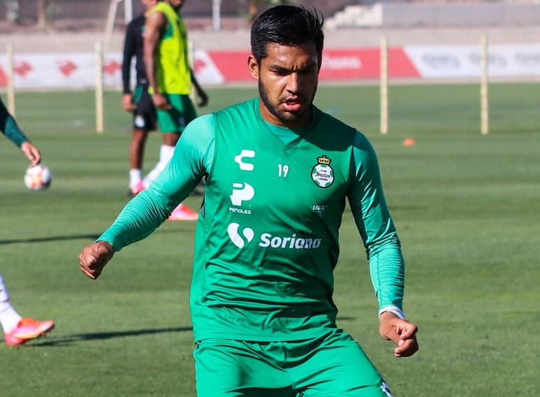 El sampetrino Aguirre marcó el primer doblete para un santista en el actual torneo Guardianes 2021. (CORTESÍA SANTOS LAGUNA)