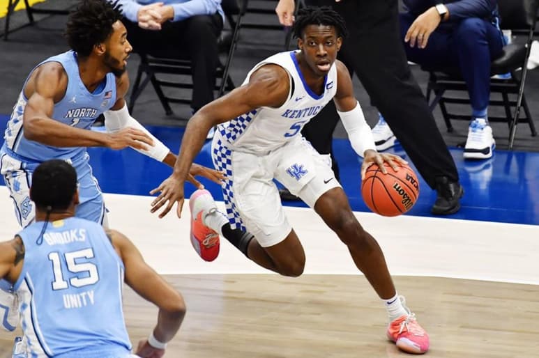 Terrence Clarke, un escolta de primer año de los Kentucky Wildcats la temporada pasada, murió luego de un accidente automovilístico en Los Ángeles el jueves por la tarde.
(EFE)