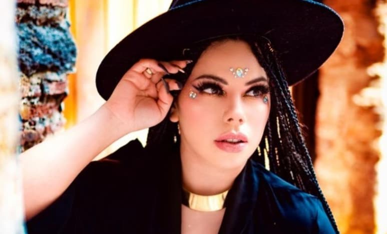 La 'influencer' 'presumió' con orgullo su celulitis en traje de baño (@LIZBETHRODRIGUEZOFICIAL)