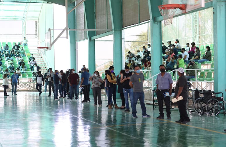 En toda la entidad, al 22 de abril se ha vacunado a 54 mil 944 trabajadores de la educación.