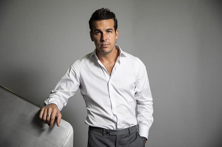 Pese a ser uno de los actores españoles más taquilleros, Mario Casas asegura que sigue sintiendo el miedo de que no lo vuelvan a llamar para trabajar. (ESPECIAL)