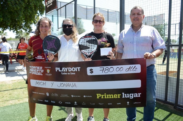 Michelle Rullan y Johana Snaider vencieron en la final a la dupla de Camila Ramme y Pilar Sánchez. (ESPECIAL)