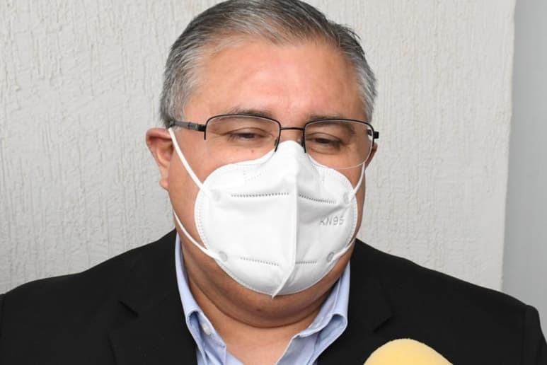 El alcalde de Torreón, Sergio Lara Galván, señaló que pese a la trifulca que se registró el fin de semana pasado en un bar del Paseo Morelos, se mantendrá sin variación mayor la vigilancia en ese sector y el resto de los corredores gastronómicos de la ciudad, confirmó además que de ese hecho en particular no hubo personas detenidas.
(FERNANDO COMPEÁN)