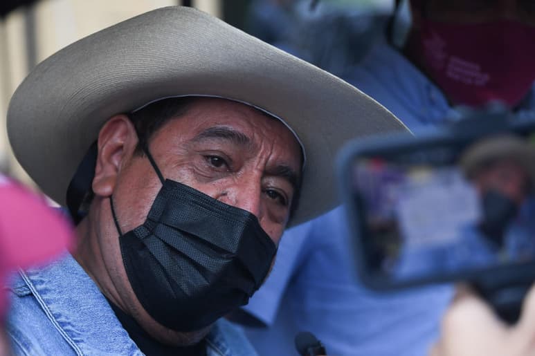 Félix Salgado Macedonio, aspirante a la gubernatura de Guerrero, responsabilizó a Morena de no haber entregado el informe de gastos de precampaña al Instituto Federal Electoral (INE).