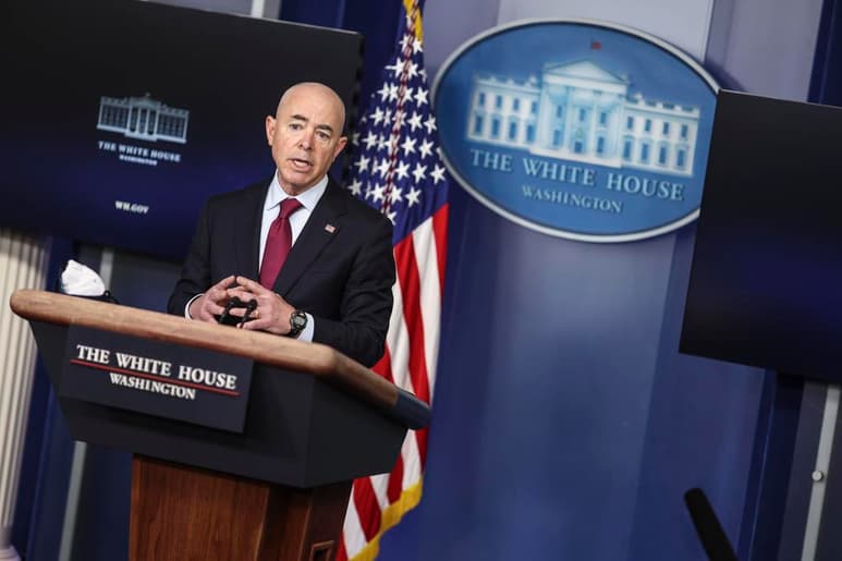 El Gobierno del presidente de Estados Unidos, Joe Biden, anunció este martes el lanzamiento de una operación contra el tráfico ilegal de inmigrantes en la frontera con México, como parte de su estrategia para frenar la migración irregular. (ARCHIVO)