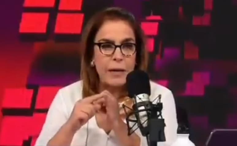 La periodista mexicana se volvió tendencia en Twitter gracias a sus declaraciones sobre los nuevos libros de texto de la SEP (CAPTURA)