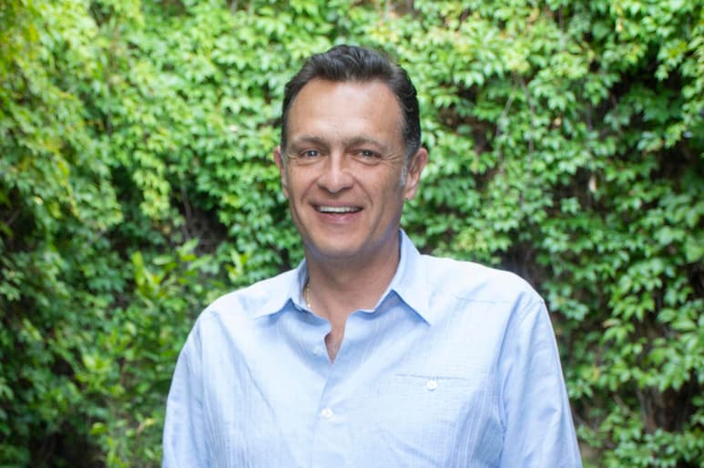 El candidato del PAN y Querétaro Independiente a la gubernatura del estado, Mauricio Kuri González, sufrió un accidente cerebro-vascular que requirió intervención, sin embargo, se trató de un evento leve, por lo que retomará sus actividades de campaña este miércoles. (Especial)
