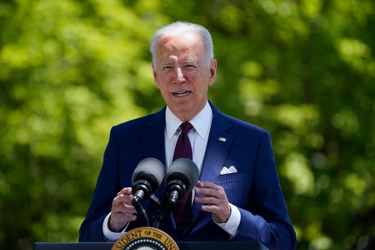 El presidente de Estados Unidos, Joe Biden, firmó el martes una orden ejecutiva para aumentar el salario mínimo para los contratistas del gobierno federal, a 15 dólares por hora, una buena noticia para cientos de miles de trabajadores. (AP)