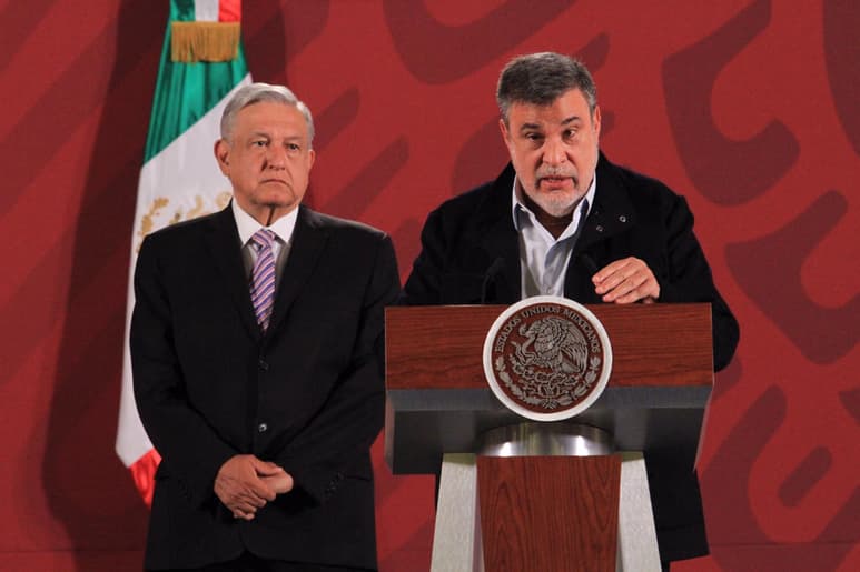 El consejero jurídico de la Presidencia de México, Julio Scherer, pidió este martes a los periodistas no preguntar al presidente Andrés Manuel López Obrador sobre temas electorales para no ponerlo en riesgo de violar la veda electoral, palabras por las que luego se disculpó. (ARCHIVO)