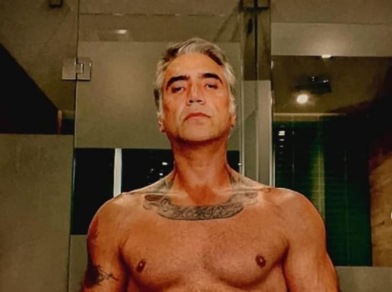 Luego de celebrar en grande su cumpleaños número 50, Alejandro Fernández sorprendió a sus seguidores de Instagram con una fotografía sin playera. (Especial)