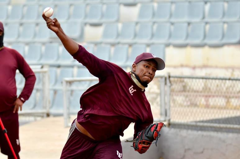 Los Algodoneros del Unión Laguna cumplieron este martes una quincena de trabajo de pretemporada en el estadio de beisbol de la Revolución, donde realizaron una práctica matutina bajo las órdenes del mánager Omar Malavé. (EL SIGLO DE TORRÉON)