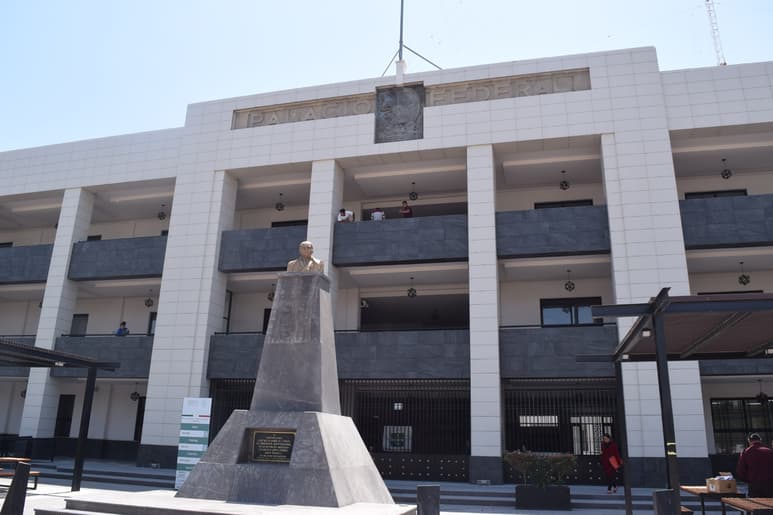 En el Palacio Federal se brindará orientación a las personas de entre 50 a 59 años para que se registren al proceso de vacunación. (ARCHIVO)