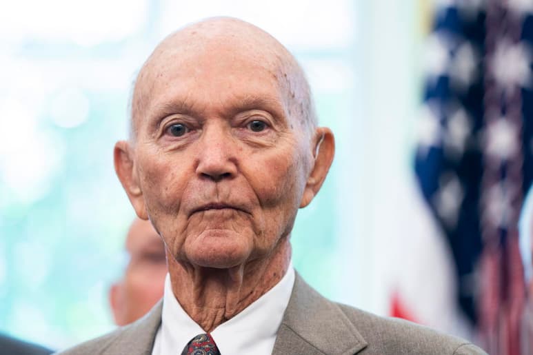 Muere Michael Collins, astronauta de la misión Apolo 11 a los 90 años; informó su familia. (ARCHIVO)