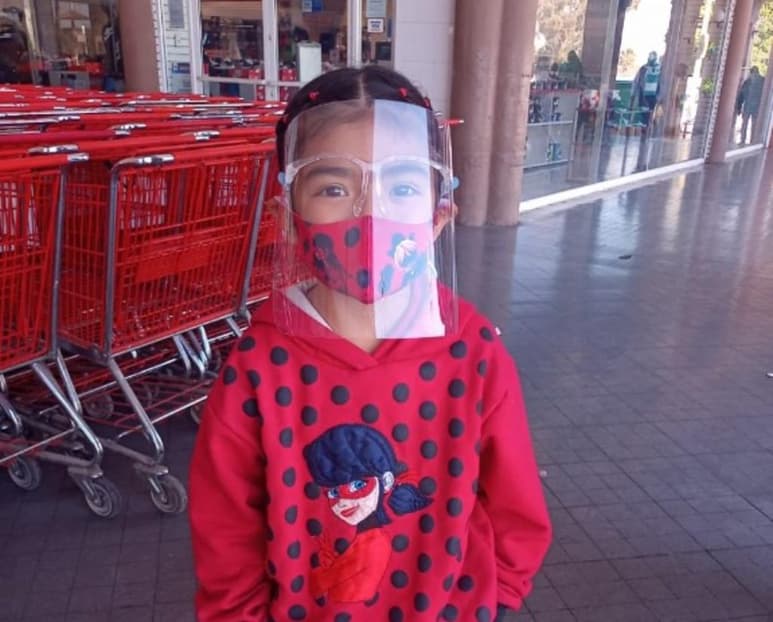 Milagros Guadalupe Reyna Ortíz, una pequeñita de siete años de edad originaria del Ejido Las Playas en la carretera Bermejillo - Ciudad Juárez, solicita el apoyo de la Comarca Lagunera para mejorar su salud. (Cortesía) 