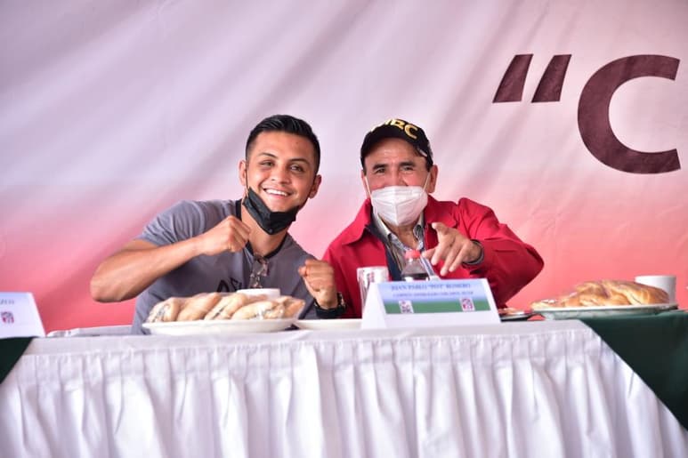 El presidente del Consejo Mundial de Boxeo (WBC, por sus siglas en inglés), Mauricio Sulaimán, aseguró que el futuro del olímpico mexicano Juan Pablo 'Pivi' Romero en los Estados Unidos, es por demás esperanzador, luego del valioso triunfo conseguido la semana pasada en la Academia Militar de West Point en Nueva York. (EL SIGLO DE TORREÓN)