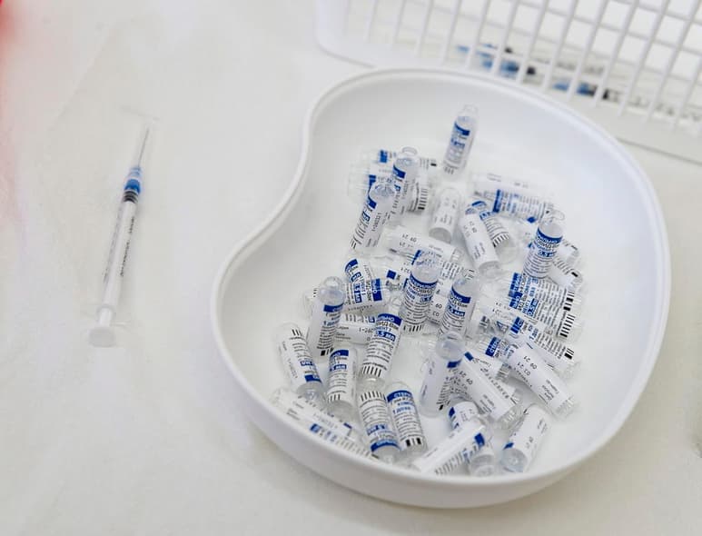 Los creadores de la vacuna anti-COVID Sputnik V afirmaron este miércoles las críticas del regulador sanitario de Brasil a su fármaco carecen de una base científica. (ARHCIVO)