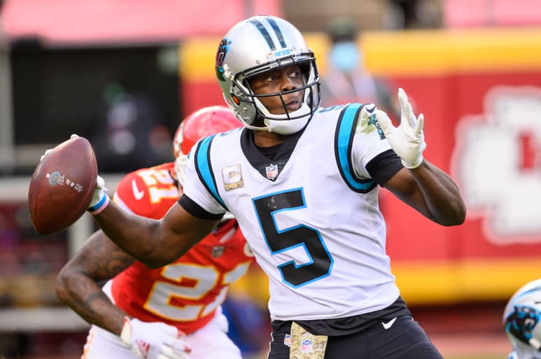 Teddy Bridgewater jugó 15 partidos la temporada pasada con Carolina, tuvo 15 pases de anotación, 11 intercepciones y marca de 4-11. (ARCHIVO)