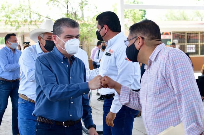 El gobernador Miguel Riquelme inició una gira de supervisión por los 38 municipios de la entidad.