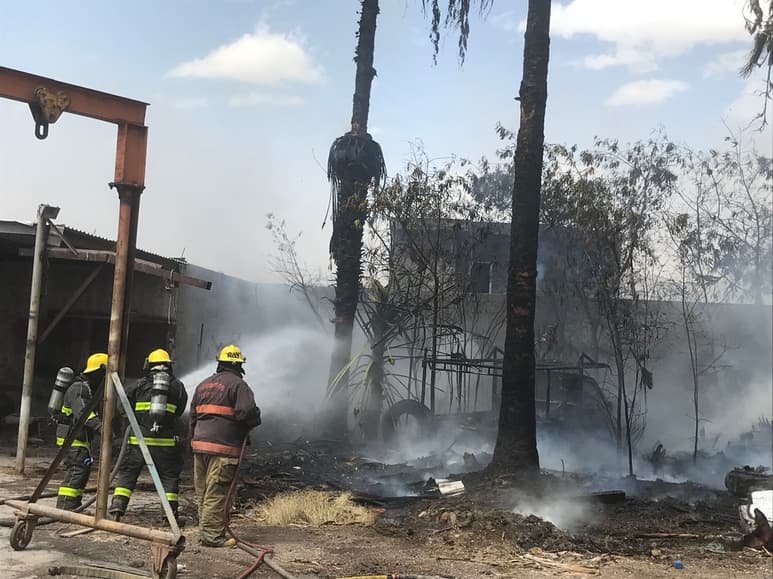 El siniestro generó la movilización de las distintas corporaciones de rescate y de seguridad de la ciudad de Torreón. (EL SIGLO DE TORREÓN)