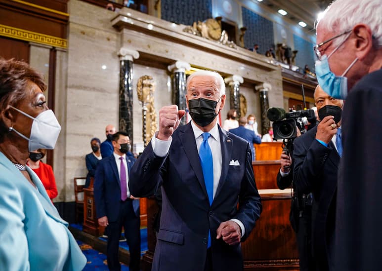 Biden urgió a la oposición republicana a que se una a los demócratas contra el uso de armas. (AP)