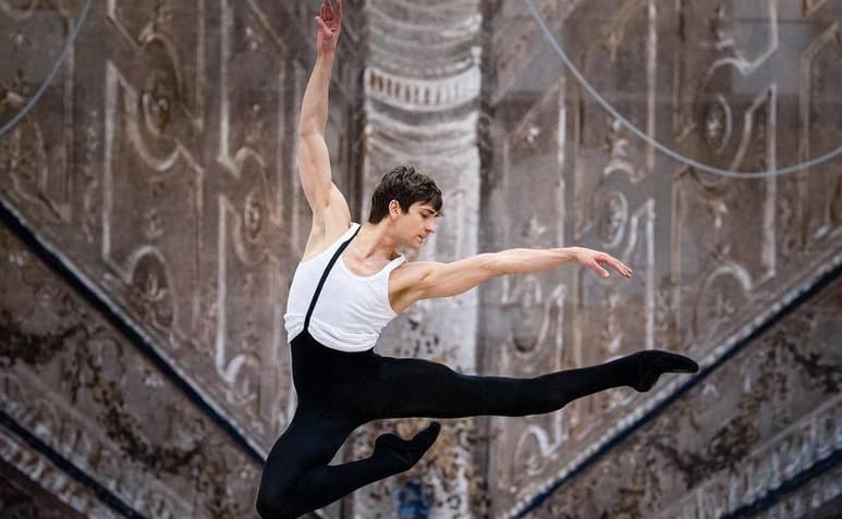 Voz. El bailarín alemán Friedemann Vogel emitió el mensaje para el Día Internacional de la Danza. 
