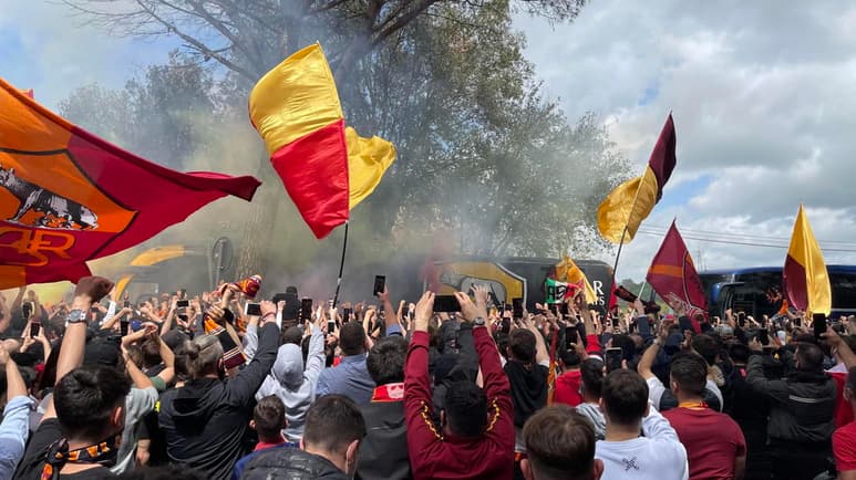 Roma y Manchester United se enfrentaron otras cuatro veces en tan solo un año, siempre en la Liga de Campeones. (ARCHIVO)