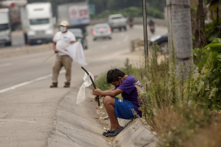 Cerca de 30 millones de personas son pobres en Centroamérica, de las cuales el 80 % se concentra en el Triángulo Norte, región que requiere ayuda internacional para enfrentar la pandemia y los efectos de la crisis climática que amenazan con privar a miles de ellas de su seguridad alimentaria. (ARCHIVO)