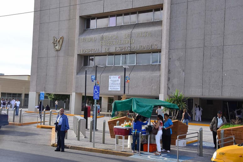 Por un pleito entre niños, un hombre fue golpeado con una piedra en la cabeza por otro sujeto el pasado martes 20 del presente mes en la colonia Jardines Universidad, de Torreón, falleciendo hoy jueves en la Clínica 71 de Especialidades del IMSS. (ARCHIVO)