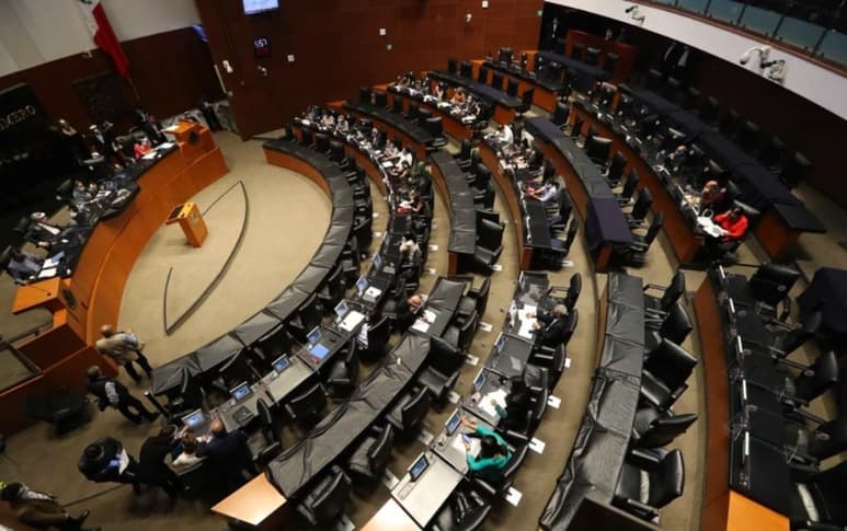 El fiscal general de la República sólo podrá ser removido por el titular del Ejecutivo Federal por causas graves comprendidas en la Ley de Responsabilidades Administrativas.
(ARCHIVO)