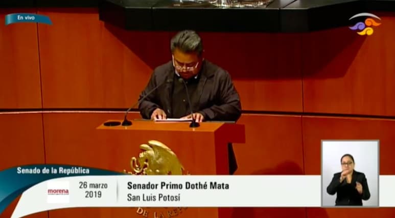 A través de redes sociales, el senador con licencia Primo Dothé Mata, transmitió una conferencia de prensa para dar a conocer su renuncia al partido Movimiento Regeneración Nacional (Morena), así como a su cargo como senador de la República, mismo al que durante el transcurso de este día solicitó licencia indefinida. 'No llamemos a la simulación cuarta transformación', destacó. (TWITTER)