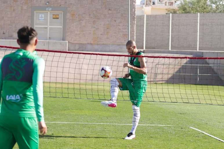Desde ayer, los albiverdes sostienen prácticas vespertinas en sus instalaciones del TSM, para recibir el domingo al Puebla. (CORTESÍA SANTOS LAGUNA)