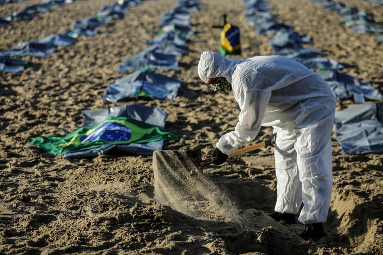 Aunque gran parte de la atención sobre la pandemia gira sobre la India, la Organización Mundial de la Salud (OMS) advirtió hoy sobre el avance de la COVID-19 en Latinoamérica, donde muchos países se acercan a niveles máximos de casos diarios, mientras muchas vacunas no acaban de llegar. (EFE)