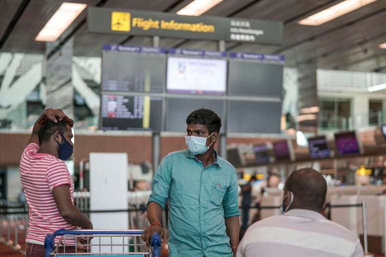 El Gobierno de Estados Unidos restringirá a partir del 4 de mayo los viajes procedentes de la India, que está sufriendo una importante crisis sanitaria a causa de la pandemia, y ya ha enviado a dicho país gran cantidad de material sanitario, incluidos respiradores. (ARCHIVO)