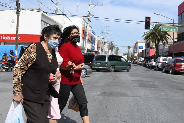 Este viernes 28 de abril, la Secretaría de Salud del Estado de Durango confirmó 33 mil 469 personas en total que han resultado positivas al coronavirus SARS-CoV-2 y 2,362 defunciones. (ARCHIVO)