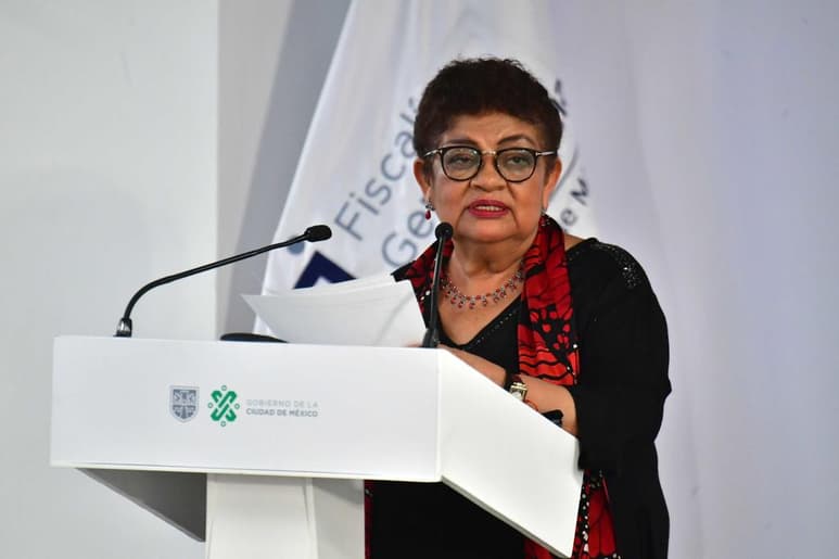 La madre del menor agredido sexualmente por el diputado Saúl Huerta acusó que en la Fiscalía General de Justicia (FGJ), 'nos trataron muy mal' por lo que decidió no reunirse con la titular, Ernestina Godoy. (ARCHIVO)