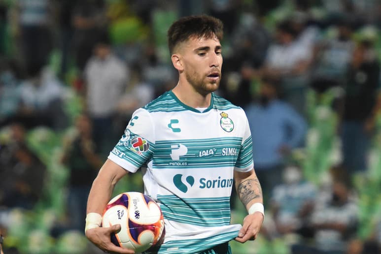 El mediocampista uruguayo Fernando Gorriarán, será titular por Santos Laguna el próximo domingo ante el Puebla. (ARCHIVO)