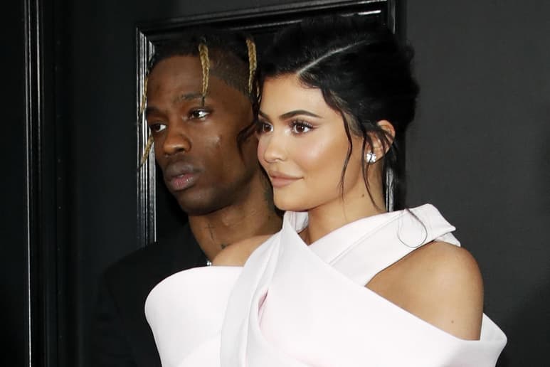 La influencer y empresaria, Kylie Jenner celebró el cumpleaños del rapero Travis Scott con fotografías que no se habían visto de él junto con su hija Stormi Webste. (EFE)