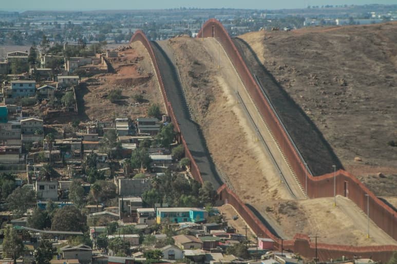 Biden ordenó suspender todas las construcciones relacionadas con el muro en su primer día como mandatario.