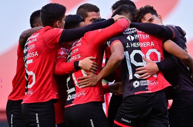 Atlas reaccionó con furia al verse abajo en el marcador, y goleó 5-1 al Necaxa, para subir al quinto lugar de la clasificación.