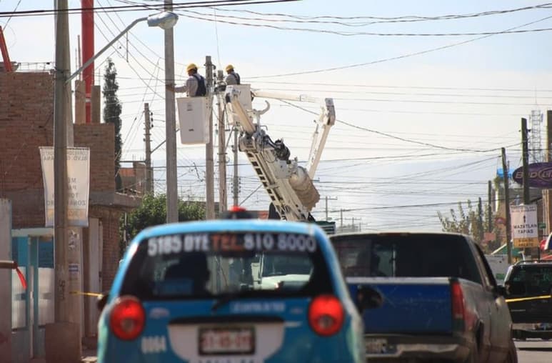El alcalde pide saber adónde iban a ir a dar los 840 millones de pesos de sobreprecio que se tenía en el contrato de luminarias.