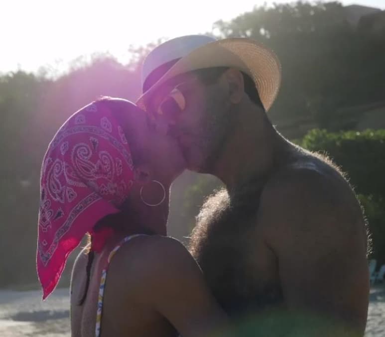 Eduardo Capetillo rompe el silencio sobre las supuestas restricciones que le habría puesto a su esposa Biby Gaytán, señalamiento que ha perseguido por muchos años el matrimonio de esta pareja. (Especial)