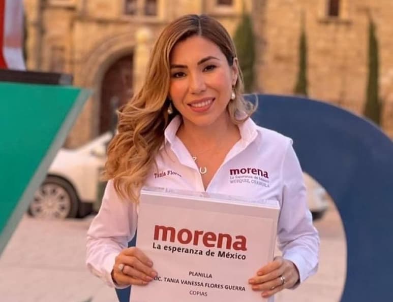 Más de mil despensas que la candidata del partido Morena a la presidencia municipal de Muzquiz, Tania Vanessa, iba 'a canjear' a electores a cambio de su voto, junto con propaganda política, fueron descubiertas por elementos de la policía estatal, del Ejército Mexicano y de la Guardia Nacional (GN), en la Quinta 'Don Tomás', donde hubo un enfrentamiento con unos 500 simpatizantes de la 4T. (ESPECIAL)