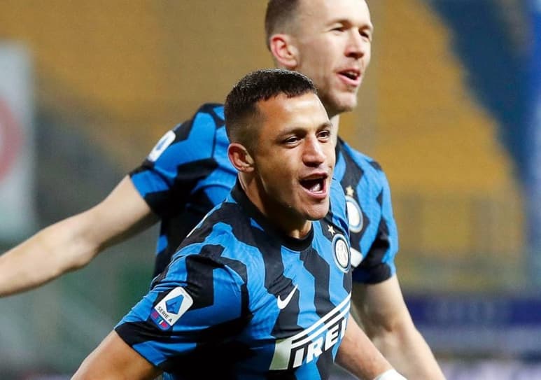 El chileno Alexis Sánchez se coronó este domingo campeón de Italia con el Inter de Milán y aumentó a cinco los países en los que levantó al menos un trofeo en su cada vez más exitosa carrera, tras Chile, Argentina, España e Inglaterra. (Especial)