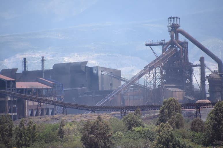 Altos Hornos de México S.A.B., más conocido como AHMSA, está ubicada en Coahuila, a 241 kilómetros de Estados Unidos y 1,022 kilómetros de Ciudad de México. (ARCHIVO)